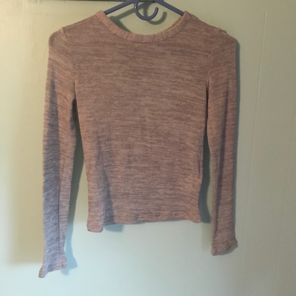 Long sleeve shirt with cutout back